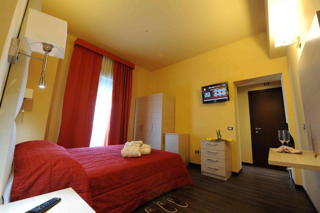 Maiorano Boutique Hotel Манфредония Стая снимка