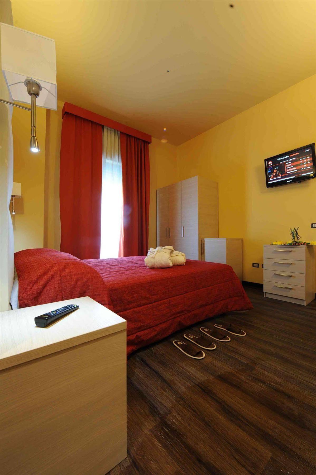 Maiorano Boutique Hotel Манфредония Екстериор снимка