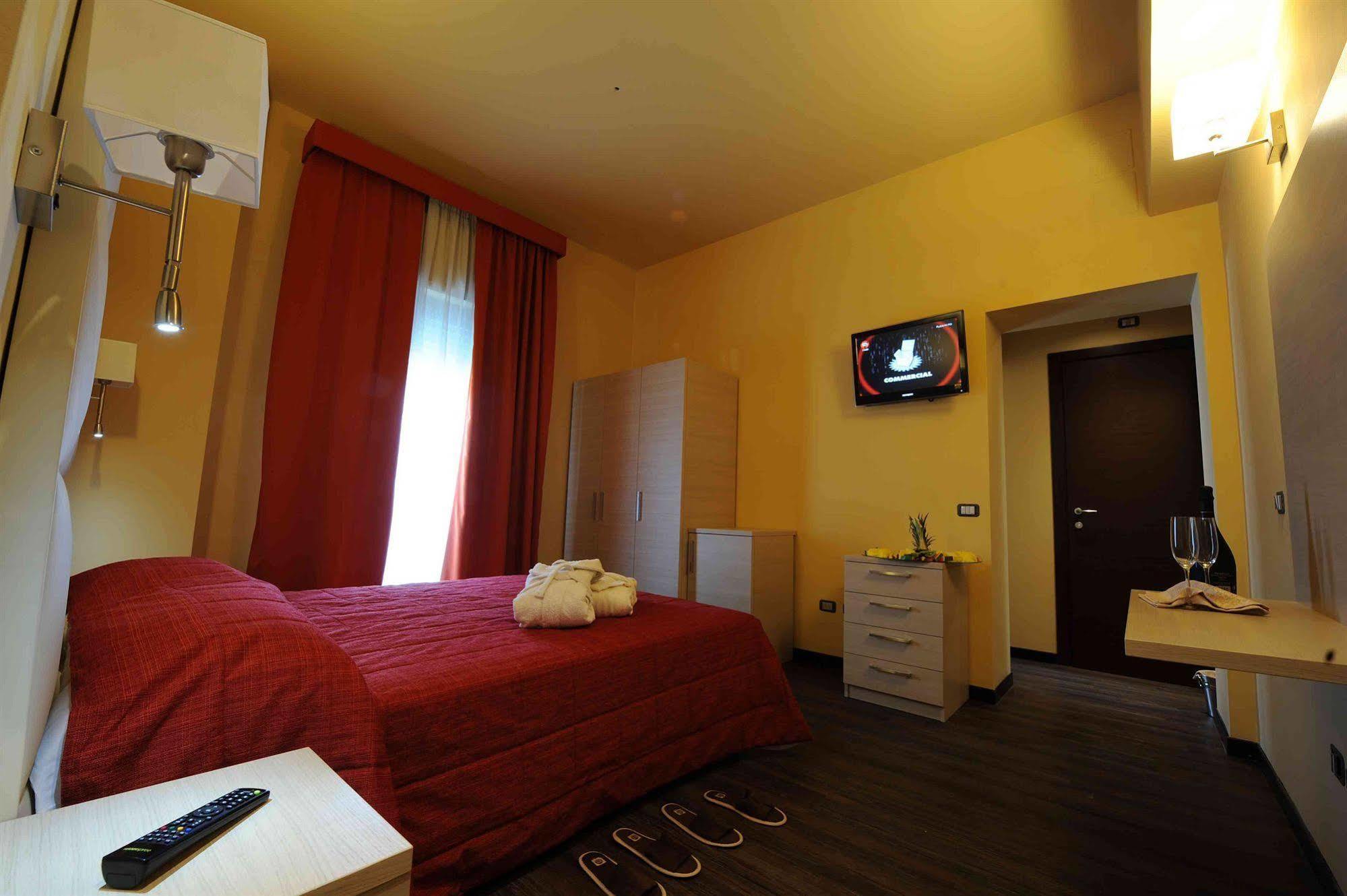 Maiorano Boutique Hotel Манфредония Екстериор снимка