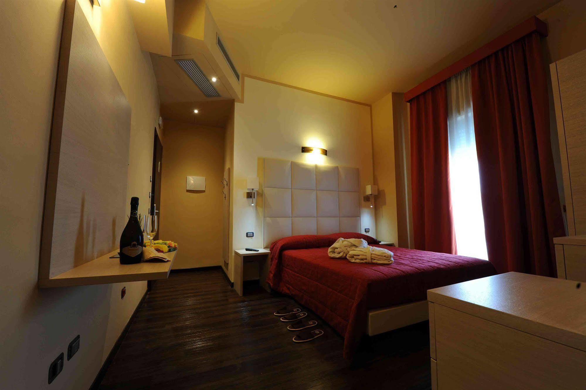 Maiorano Boutique Hotel Манфредония Екстериор снимка