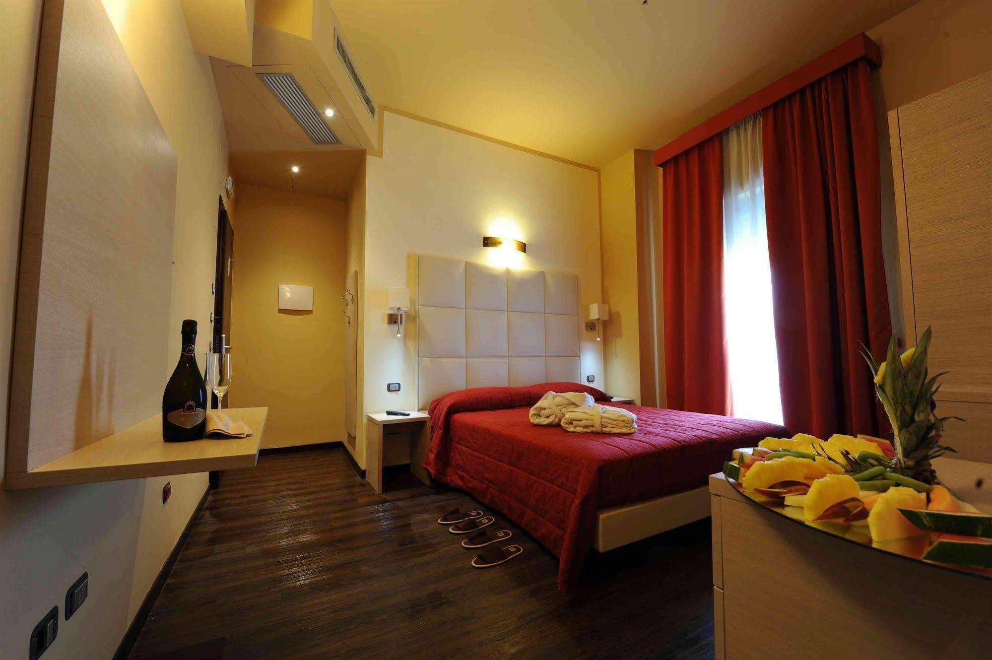 Maiorano Boutique Hotel Манфредония Екстериор снимка