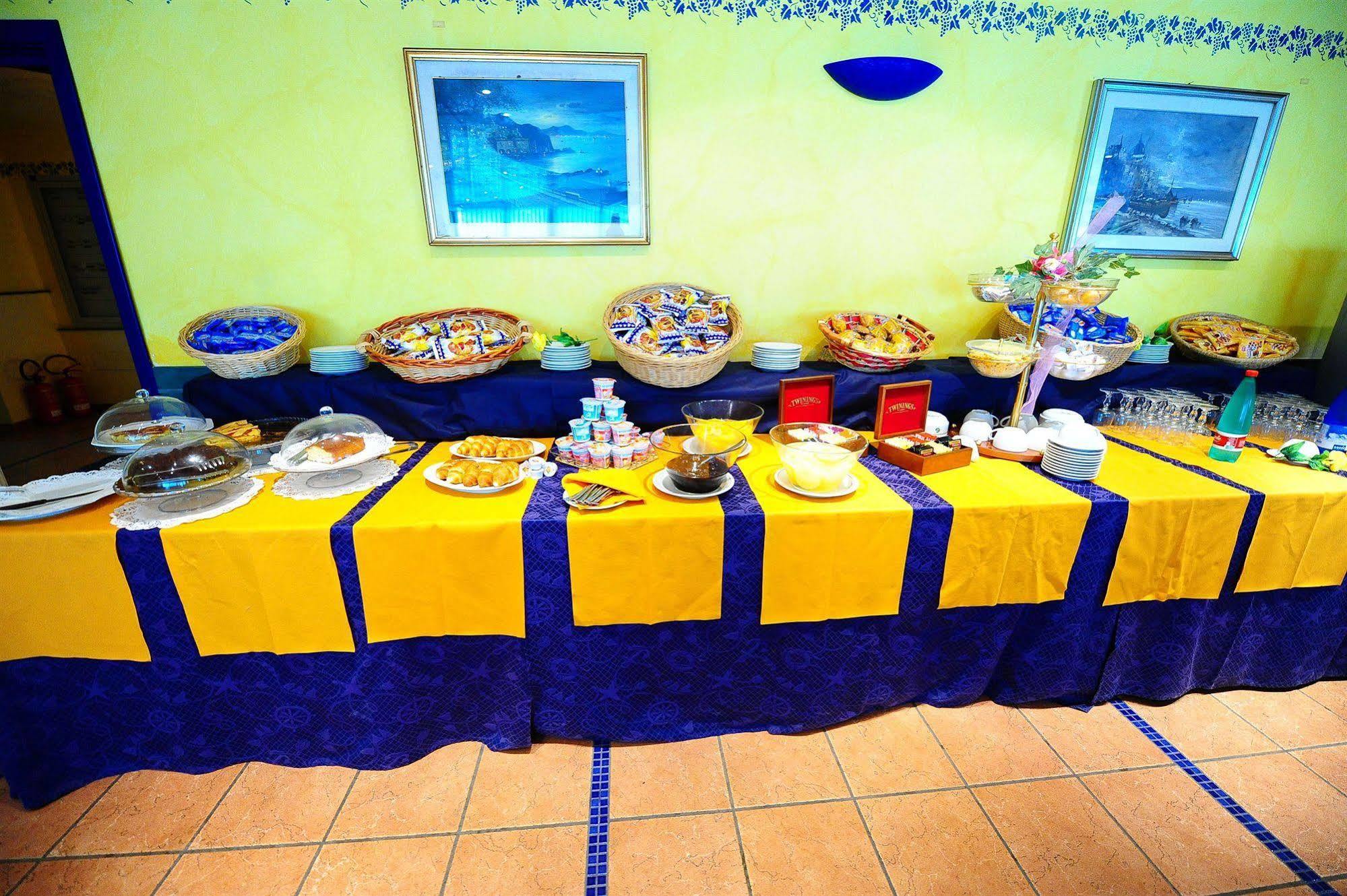 Maiorano Boutique Hotel Манфредония Екстериор снимка
